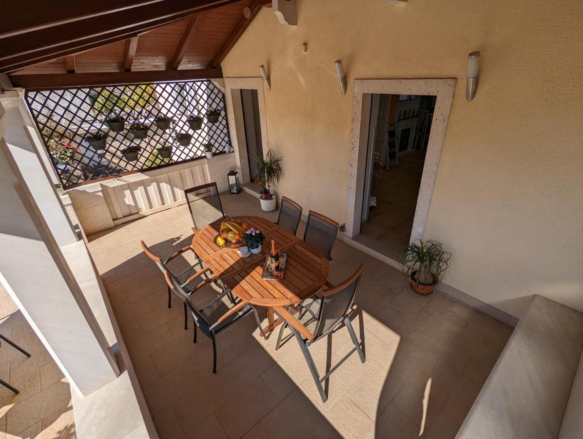 Villa Pina Lumbarda Apartment *